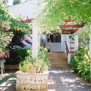 https://apartments-lovor.hotelinzadar.com