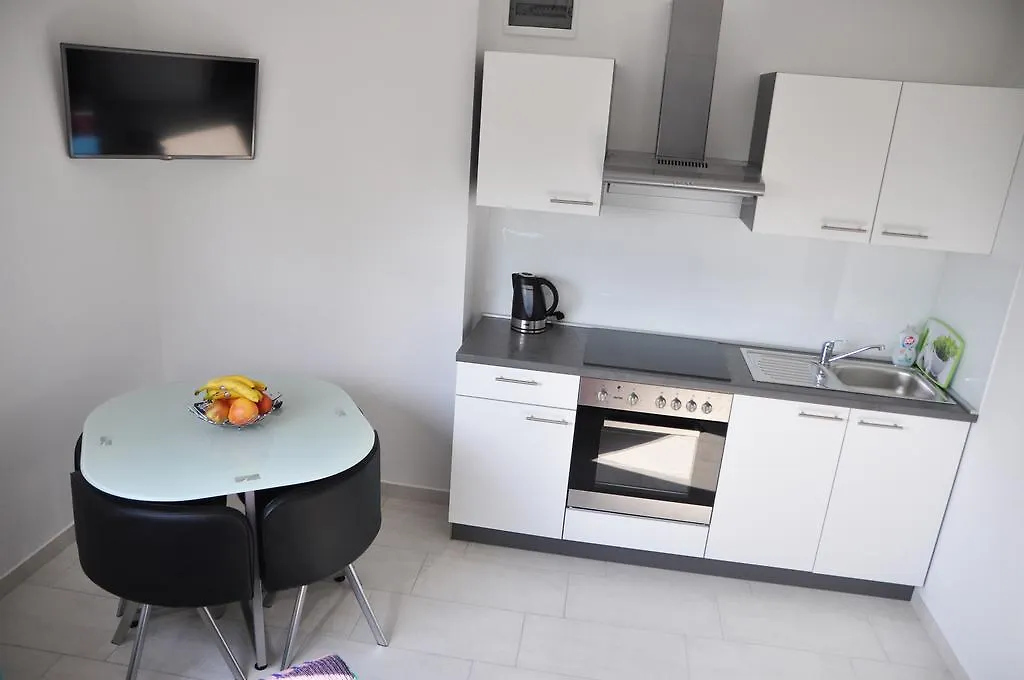 Apartments Villa Anka أوباتيا