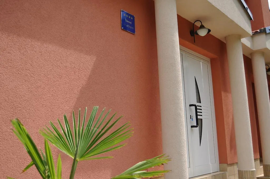 Apartments Villa Anka أوباتيا